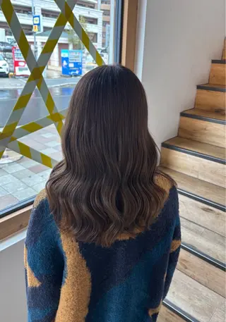 カラー 雨積 清夏のヘアスタイル