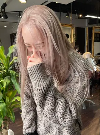 ロング カラー オカモト ミユウのヘアスタイル