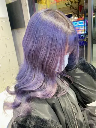 ロング ヘアアレンジ メンズ JuNブリーチに 縮毛矯正するプロのヘアスタイル
