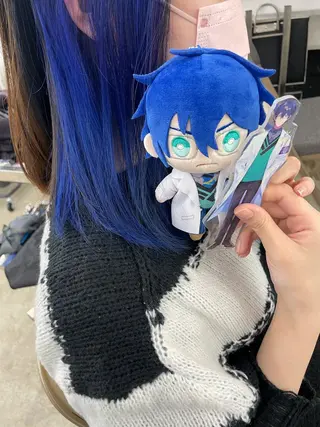 セミロング カラー インナーカラー 推し ブリーチ  髪質改善のヘアスタイル