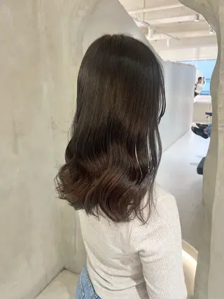 セミロング 切りっぱなしボブ/ 艶カラー/綾莉のヘアスタイル