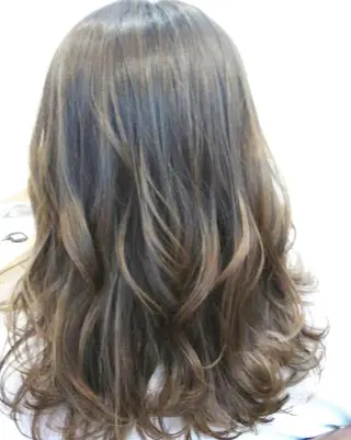 ミディアム カラー パーマ ヘアアレンジ メンズ キッズ ネイル マツエク・マツパ MEGUMI megumiのヘアスタイル