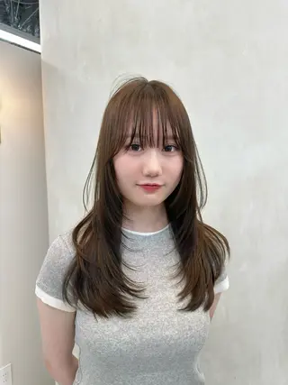 ロング カラー 韓国風レイヤーカラー ライムのヘアスタイル