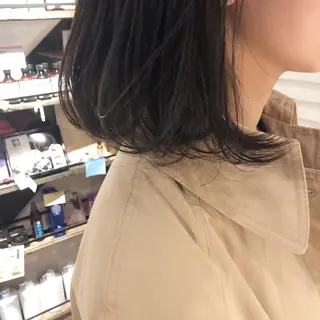 ミディアム カラー 吉川 愛美李のヘアスタイル
