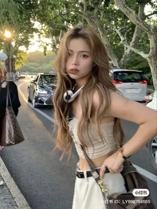 ロング 艶髪ハイトーンカラー 渋谷🎀ririkaのヘアスタイル