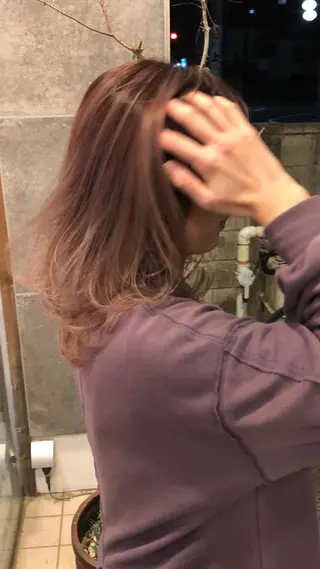 ミディアム 乕谷 美潮のヘアスタイル