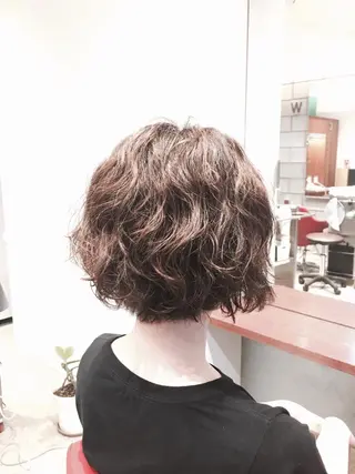 ショート パーマ 近 沙織のヘアスタイル
