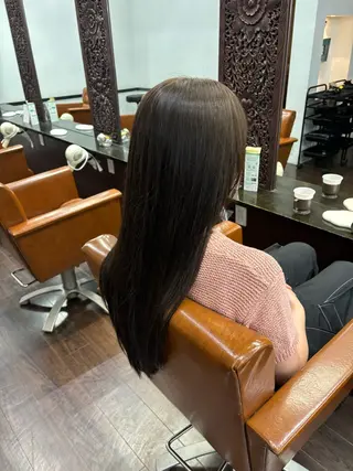 ロング カラー 本間友也/透明感 /ハイトーンのヘアスタイル