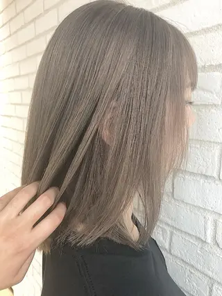 ミディアム カラー まなべ さくらのヘアスタイル