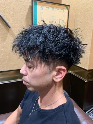 ショート パーマ メンズ プレミアムバーバー新宿店所属・新宿駅近！ 💈口コミ多数✨のヘアスタイル