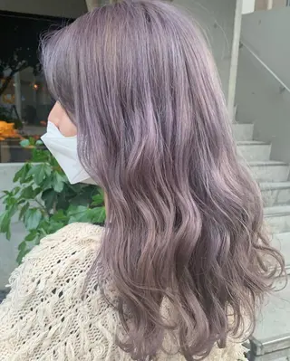 ロング カラー ミルクティーベージュ ブリーチ 店長 清水のヘアスタイル