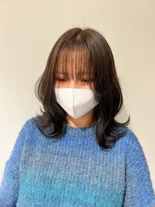 ミディアム 西邑 環のヘアスタイル