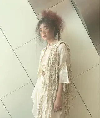 ロング カラー ヘアアレンジ ミドウチ アヤカのヘアスタイル