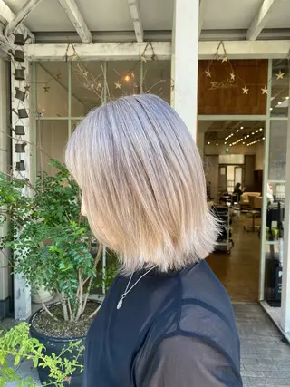 ショート カラー 入江 允のヘアスタイル