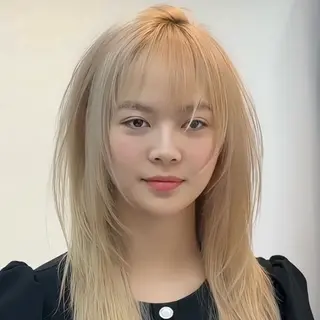 ミディアム SHIN レイヤー‪‪カットのヘアスタイル