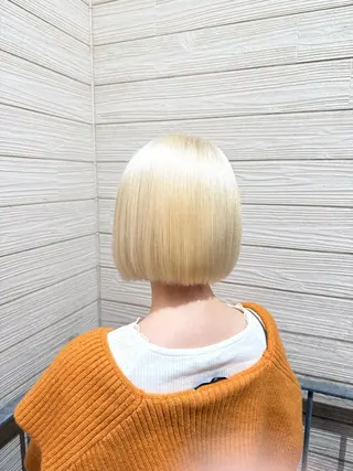 ショート カラー ハイトーン・ブリーチ ムラ修正　八須　錬のヘアスタイル