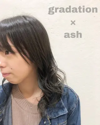 ミディアム 岸田 梓武生のヘアスタイル