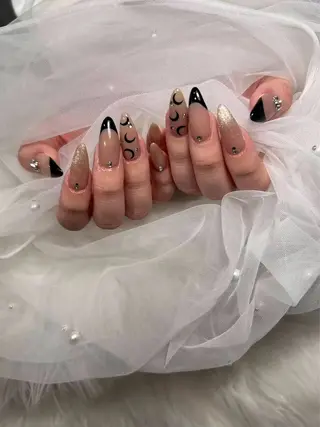 ネイル 🌈 Laule'aのネイルデザイン