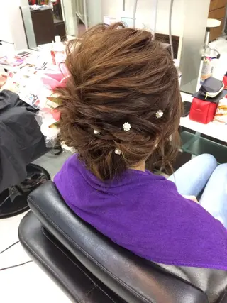 セミロング ヘアアレンジ ハイトーン Arphyのヘアスタイル
