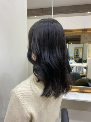 セミロング カラー Ashanti 磯崎のヘアスタイル