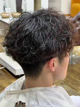 ショート パーマ メンズ 石脇 陵貴のヘアスタイル