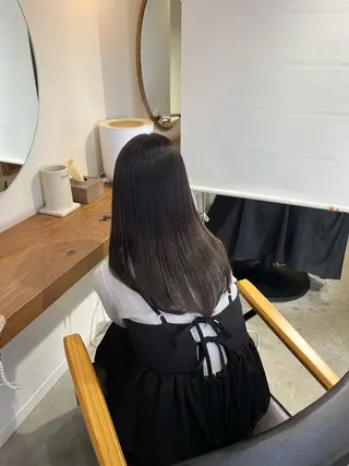 セミロング 塩川ももこ/ 自然な縮毛矯正のヘアスタイル