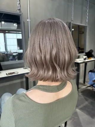 ショート カラー 佐伯 桃のヘアスタイル