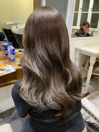 ロング カラー shiro.kobe 森彩華のヘアスタイル