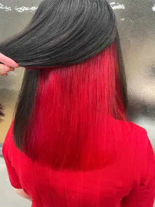 セミロング カラー インナーカラー 推し ブリーチ  髪質改善のヘアスタイル