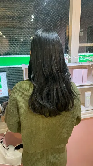 セミロング 髪質改善/ メンズカット・パーマのヘアスタイル