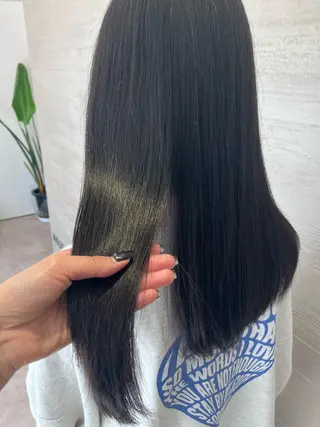 ロング カラー サキ🤍ハイトーン 🩰くびれ巻きヘアのヘアスタイル