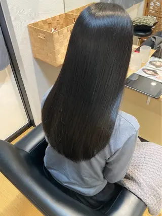 ロング 縮毛矯正・髪質改善専門店　髪屋こころ　東川口店所属・いばやし たかひろのヘアスタイル