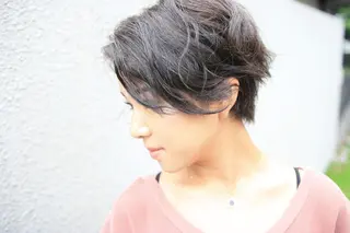 ショート 新生活応援★半額/ 25歳以下　“内間”のヘアスタイル