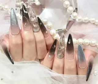 ネイル WISTERIA SAKAEのネイルデザイン