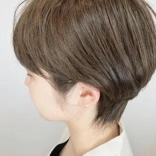 ショート カラー 上田 篤史のヘアスタイル