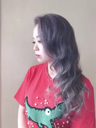 ロング カラー パーマ 髪質改善✨透明感カラ ー🌈シエルブルーのヘアスタイル