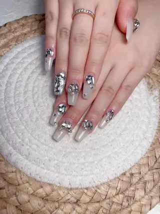 ネイル M🌷nail 長さだし専門店のネイルデザイン