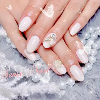 ネイル Queenie 🦋のネイルデザイン