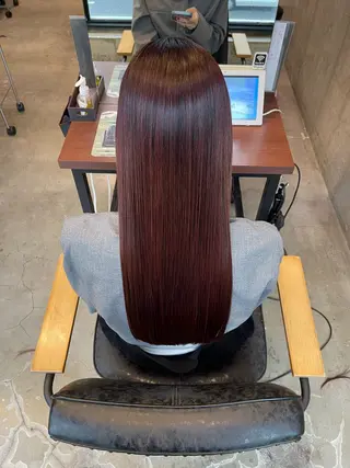 ロング 平栗 篤のヘアスタイル