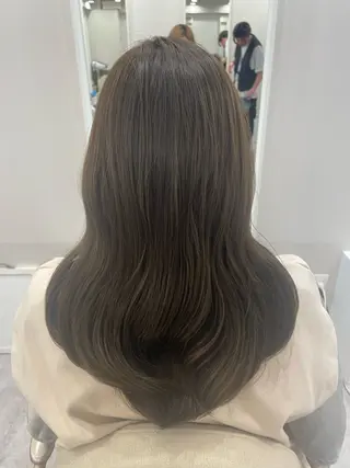 ロング 早坂 美咲のヘアスタイル