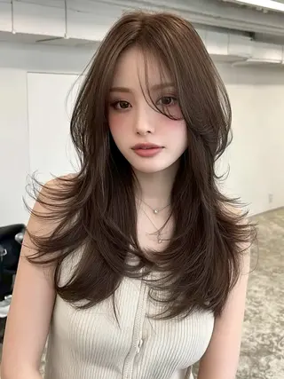 ロング レイヤー／Wカラー ／マッキーのヘアスタイル