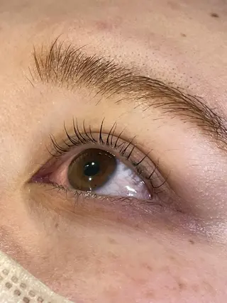 マツエク・マツパ 井上 真里奈のヘアスタイル