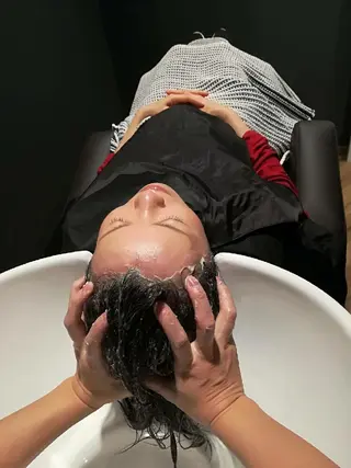 スミダ モモコのヘアスタイル