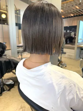 ミディアム カラー 須藤　優真 切りっぱなしボブのヘアスタイル