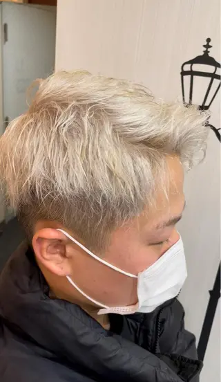 カラー メンズ Merlyosaka 早川未来のヘアスタイル