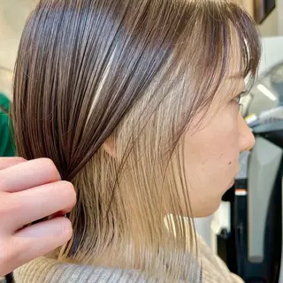 カラー ヒナ/レイヤーカット 艶感ワンカラーのヘアスタイル