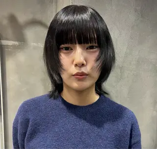 ミディアム レイヤー／デザイン カット／ヒナノのヘアスタイル