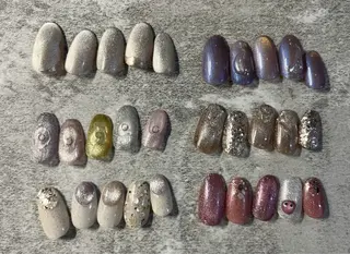 ネイル Mahiru ➰🎀🤍のネイルデザイン