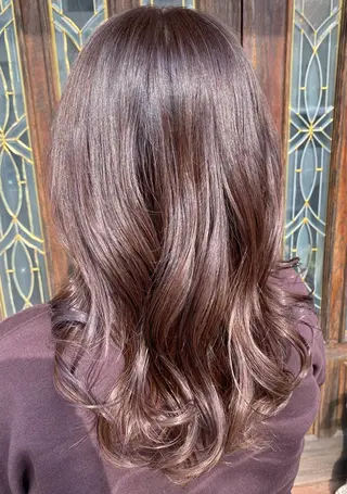 ロング カラー 山西 真琴のヘアスタイル