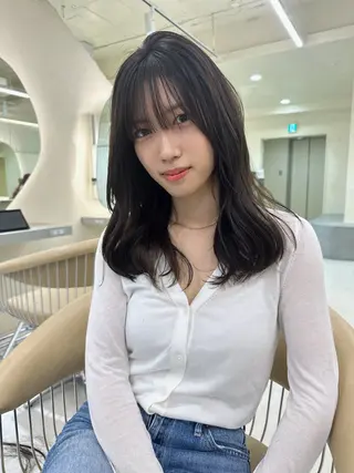 ロング カラー センターパート/ 暖色カラーayuのヘアスタイル